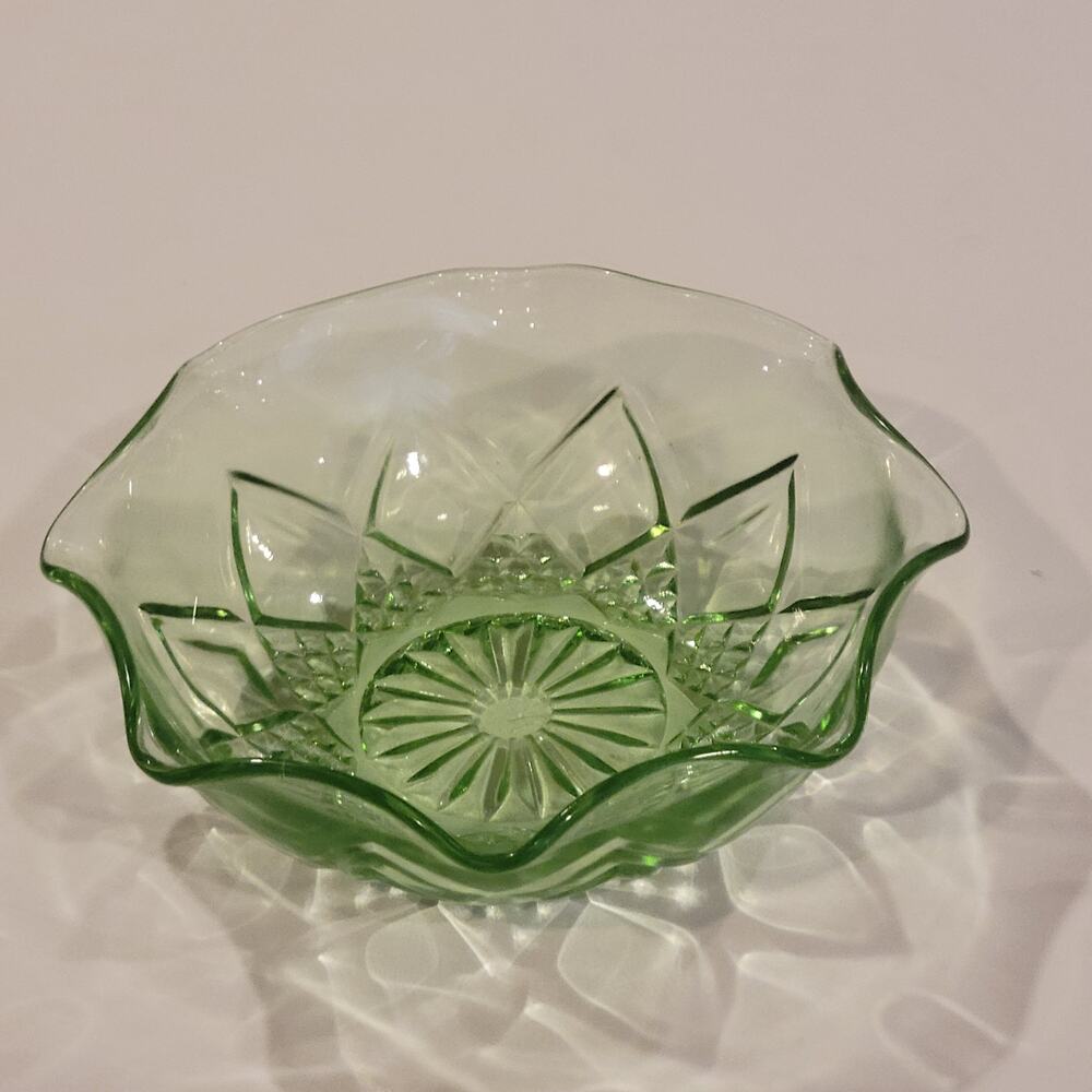 Vintage Hazel Atlas Green Uranium Glass 4.5" Berry Bowls Diamond Arches